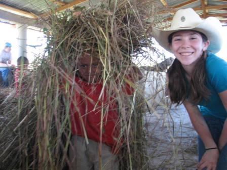 Honduras3408/3_no_one_is_to_small_to_help_care_for_the_horses.JPG